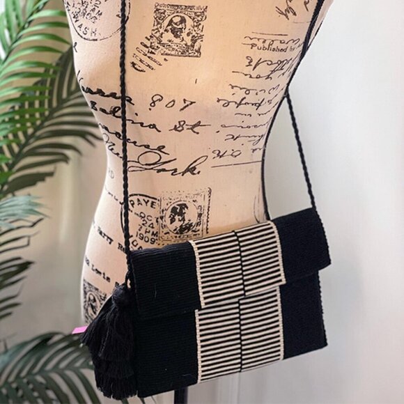 NEW Handwoven Textile Black and White Woven Purse NWT - Picture 2 of 11